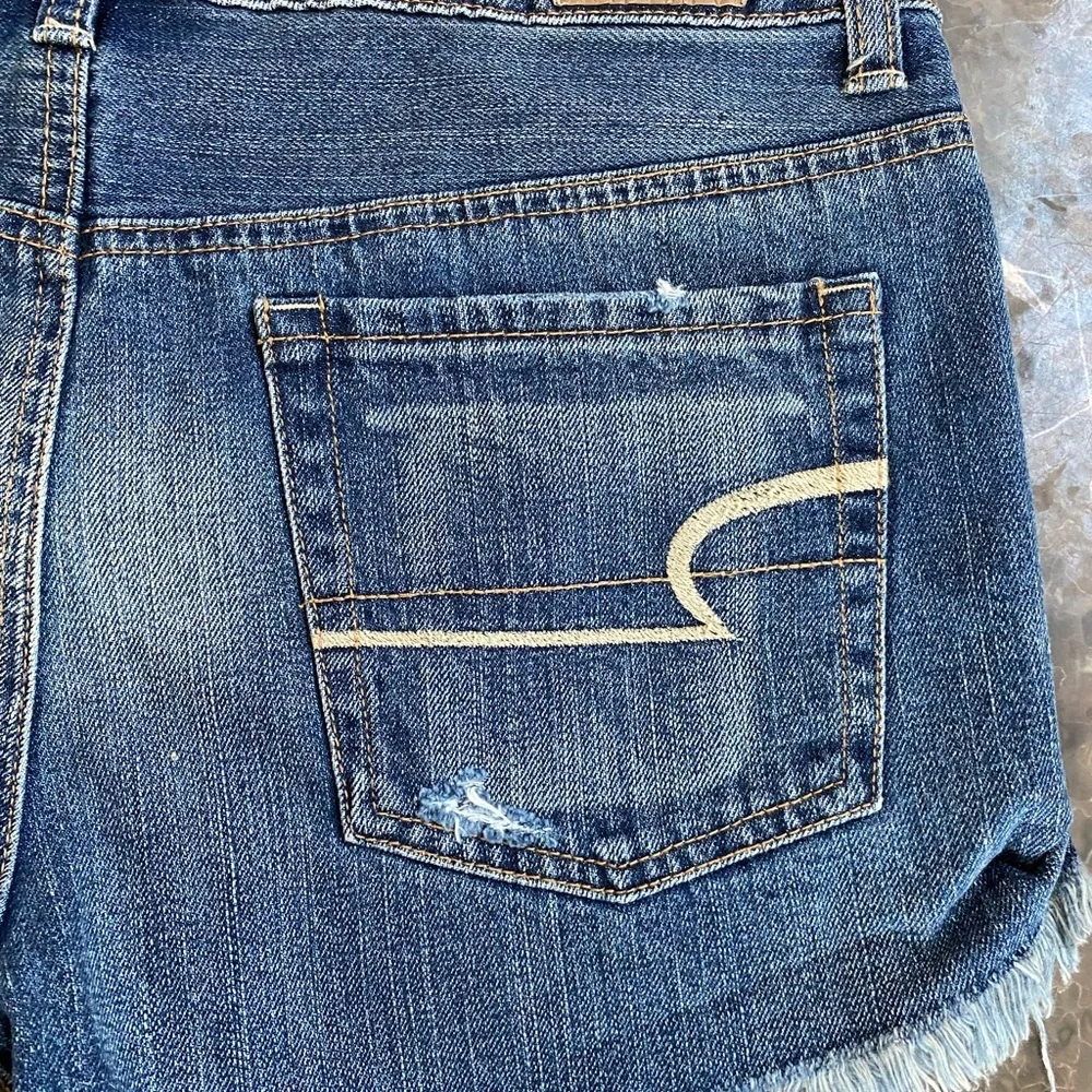 American Eagle outfitters denim blue jean shorts size 6 - Picture 9 of 10